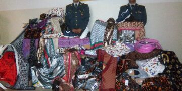 Sequestrati 2.233 articoli contraffatti nel lametino