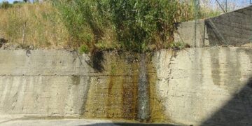 Perdita di acqua in via Mastracchi