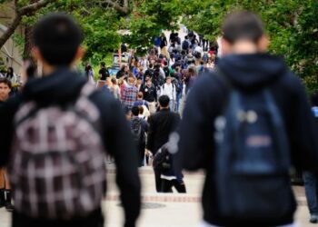 Situazione giovani disastrosa, riprendiamo le redini del paese