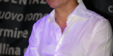 Maio e Caligiuri si congratulano con Carmine Abate per la vittoria al Campiello