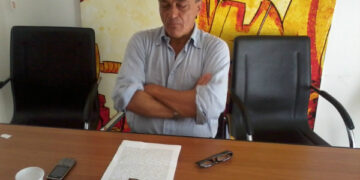 Sit in dei sindaci davanti all’ospedale di Crotone