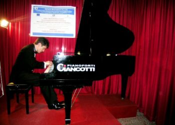 Konstantin Lapshin apre stagione concertistica societa’ Beethoven