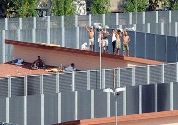 Arrestati tre cittadini extracomunitari