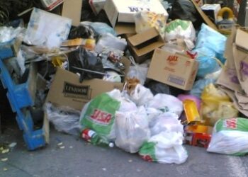 Centro storico tra incuria e rifiuti