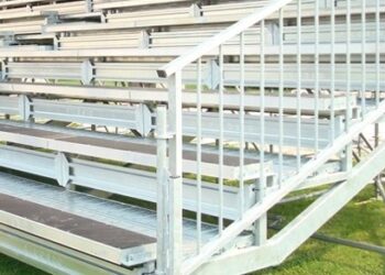 Comune Crotone ‘presta’ tribuna mobile a Roccabernarda