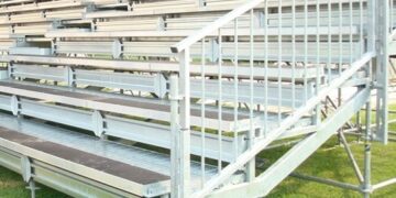 Comune Crotone ‘presta’ tribuna mobile a Roccabernarda