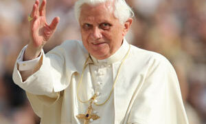 Papa Benedetto XVI arriva in Calabria
