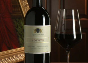 Il Vino Cirò Rosso di Caparra & Siciliani, “vino dell’eccellenza” per la guida “I vini d’Italia 2013” de “l’Espresso”