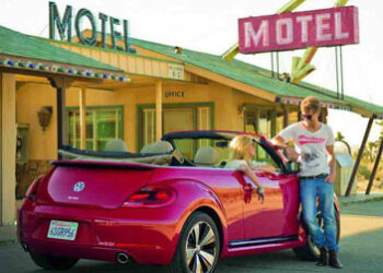 Al volante del nuovo Maggiolino Cabriolet