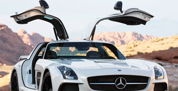 Mercedes Sls Amg Black Series, le ali di gabbiano con 631 cv