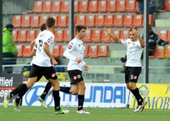 Serie bwin, Crotone di nuovo sconfitto dopo quattro giornate