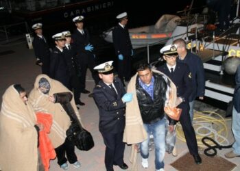 Soccorsi 20 clandestini vicino Punta Alice