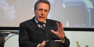 Caligiuri in visita al Liceo Filolao di Crotone