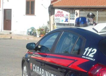 Scoperta sala giochi abusiva, sequestrate 12 slot machine