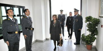 Tirone in visita al comando della Guardia di Finanza