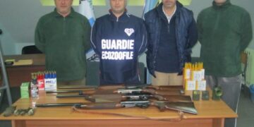 Richiami illegali, denunciate due persone nel lametino