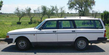 Classiche per tutti i giorni: Volvo 240 SW, una famigliare indistruttibile