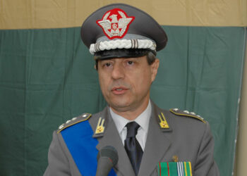 Comandante regionale in visita alle Fiamme Gialle crotonesi