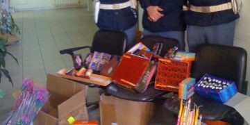 Sequestrati 65 kg di botti illegali a Crotone