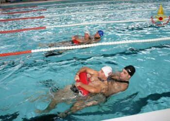 Vigili del Fuoco, corso per ‘Brevetto Salvamento a Nuoto’