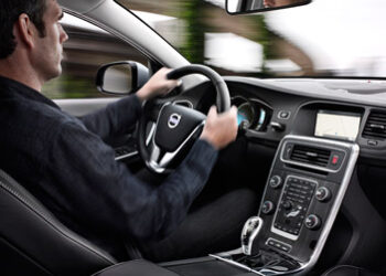 Ericsson e Volvo, i servizi dell’auto connessa viaggiano nella cloud