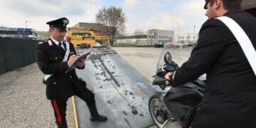 Ruba dal deposito la moto sequestrata