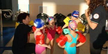 Prima gara di nuoto nella piscina di Ciro’ Marina