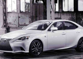 Lexus IS Hybrid, le prime immagini ufficiali