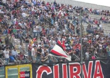 Ultras Crotone Curva Nord, tonfo Brescia troppo umiliante