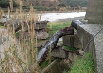 Ricostruire subito il ponte sul fiume Savuto