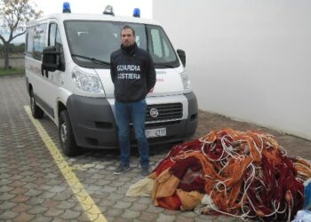Pesca illegale, multa e sequestro delle reti