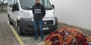 Pesca illegale, multa e sequestro delle reti