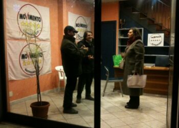 Apre a Cosenza punto di incontro non-virtuale del M5S