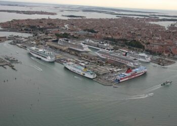 Porto Crotone, collaborazione con terminal veneziano