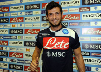 Catania, idea Dzemaili per la mediana. Per il reparto offensivo c’è Lopez