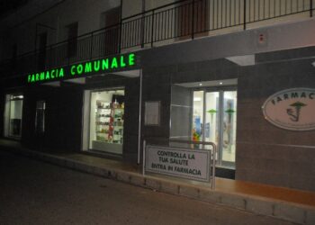 Apre i battenti la farmacia comunale di Ciro’ Marina