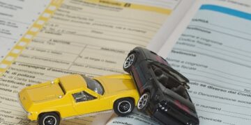 Frodi assicurative, indagate 80 persone a Crotone