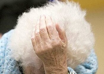 Catenine d’oro rapinate a signora anziana