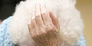 Catenine d’oro rapinate a signora anziana