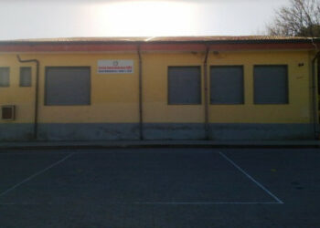 Terzo raid vandalico in un mese alle scuole medie