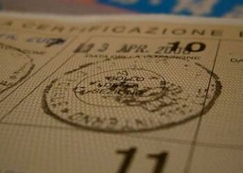 Tessere elettorali non consegnate, lite tra Ferrara e esponente PD