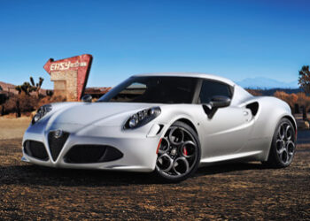 Debutta al Salone di Ginevra l’Alfa Romeo 4C