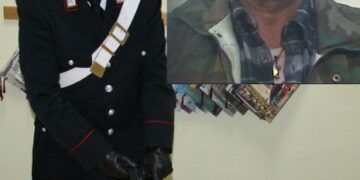 Arma illegale nascosta sotto il divano, in manette petilino