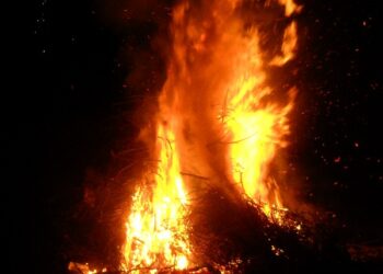 Ciro’ Marina illuminata dai Fuochi di San Giuseppe