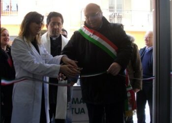 Sindaco inaugura farmacia comunale a Ciro’ Marina