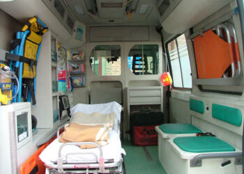 Mangiano cibo scaduto, due morti e uno grave