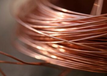 Rubano cavi di rame da cantiere