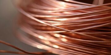 Rubano cavi di rame da cantiere