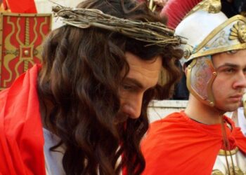 Passione di Cristo in costume d’epoca a Ciro’