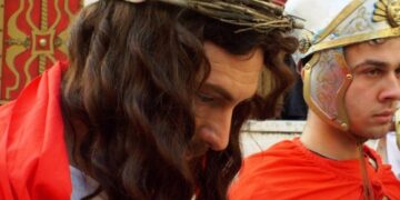 Passione di Cristo in costume d’epoca a Ciro’